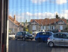 Lanière transparente pour rideaux et portes souples